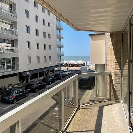 Mooi Met Zijdelings Zeezicht, Op 100 Meter *